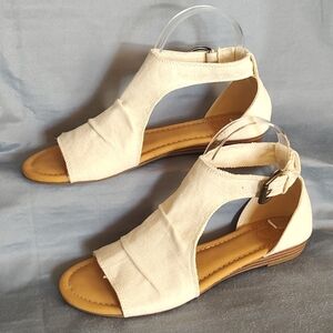 True Craft Womens Canvas Camella Flats/ Size 7.5